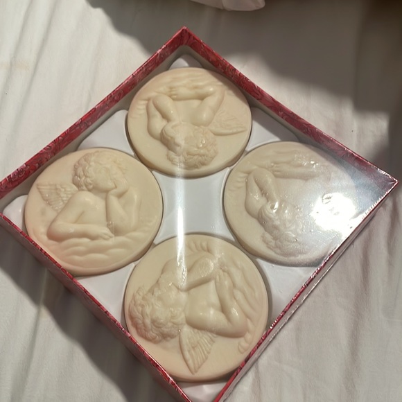NIB Saponificio Artigianale Luxury Italy Handmade Bar Soaps Cherub Angel Box - Picture 4 of 7